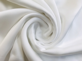 GLOSS TOQUE DE SEDA ACETINADO OFF WHITE