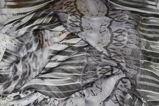 MUSSELINE TOQUE DE SEDA ESTAMPADO