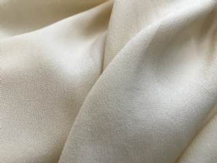 CREPE DE CHINE DE SEDA PURA BEGE CLARO