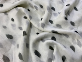 MUSSELINE DE SEDA PURA ESTAMPADA BOLAS OFF WHITE & PRETO