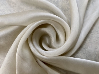 MUSSELINE ACETINADA DE SEDA PURA BEGE