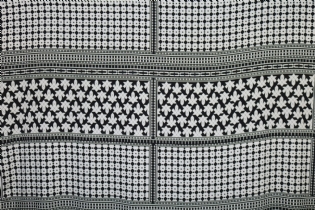 VISCOSE ESTAMPADA GEOMÉTRICA RETÂNGULOS BRANCO & PRETO