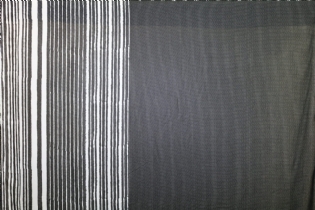 VISCOSE ESTAMPADA BARRADA LISTAS PRETO & BRANCO