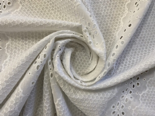 LAISE BORDADA BARRADA PIQUET DE ALGODÃO BRANCA