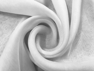 MUSSELINE TOQUE DE SEDA BRANCA