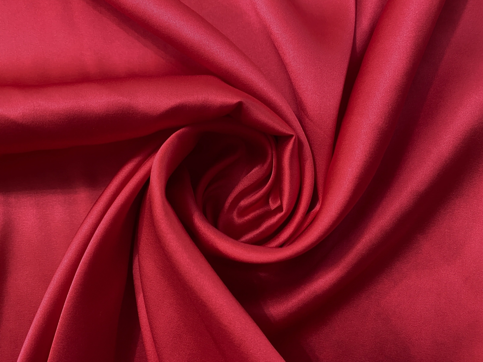 CETIM DE SEDA COM ELASTANO VERMELHO VIVO FERRARI