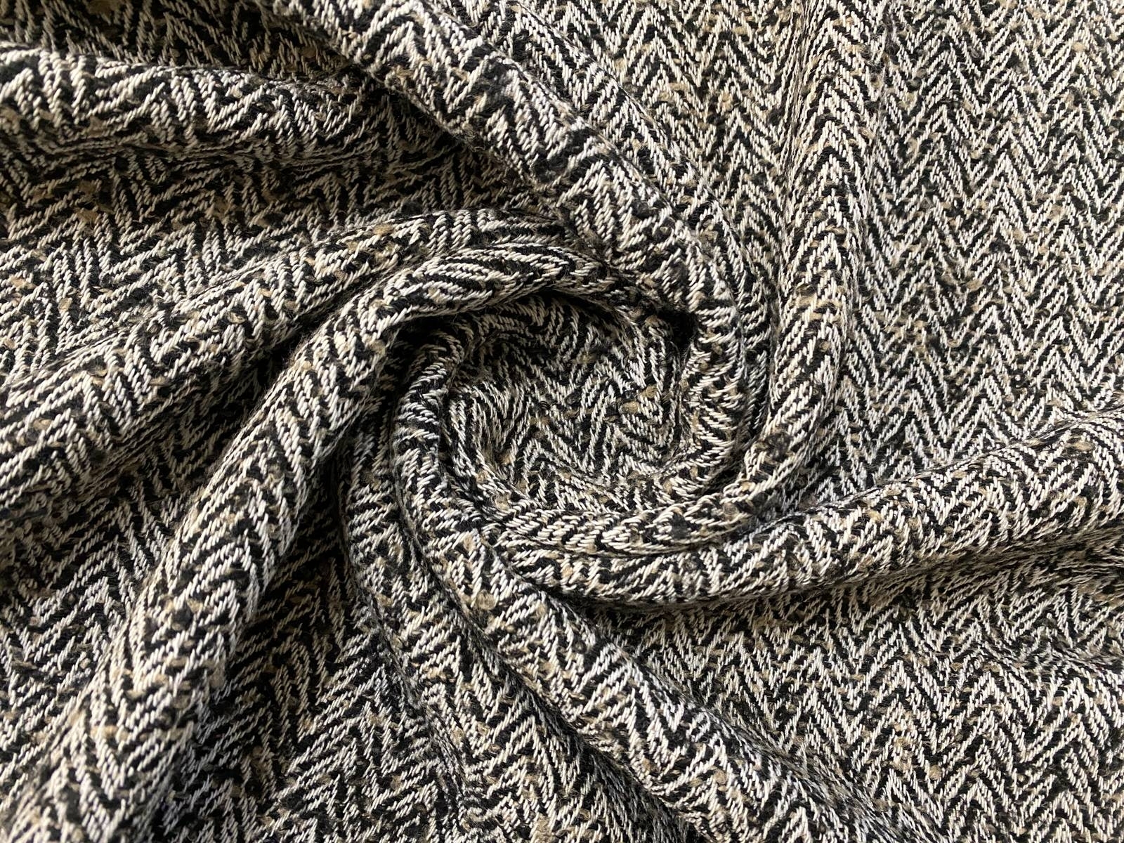 LÃ MISTA TWEED MESCLADA CHEVRON OFF WHITE & PRETO