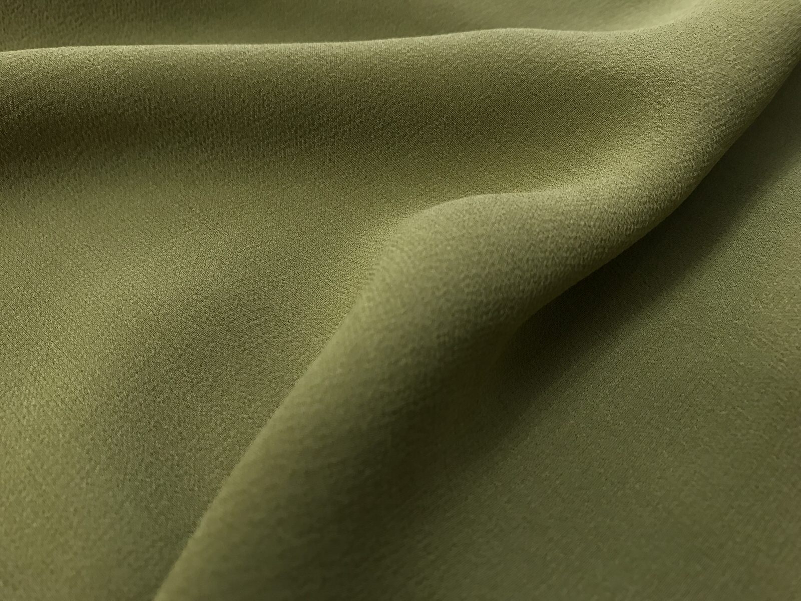 GEORGETTE DE SEDA PURA VERDE MILITAR