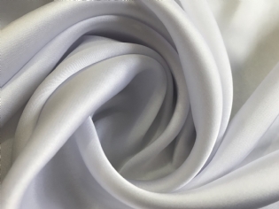 GLOSS TOQUE DE SEDA ACETINADO COM ELASTANO BRANCO