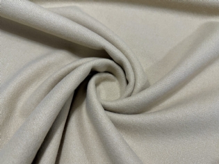 LÃ PURA PELE DE CAMELO BEGE