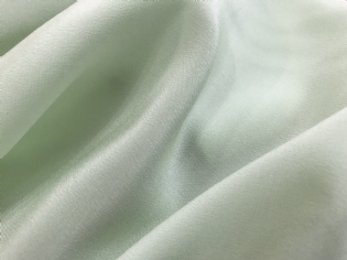 CREPE DE CHINE DE SEDA PURA VERDE BEBÊ I